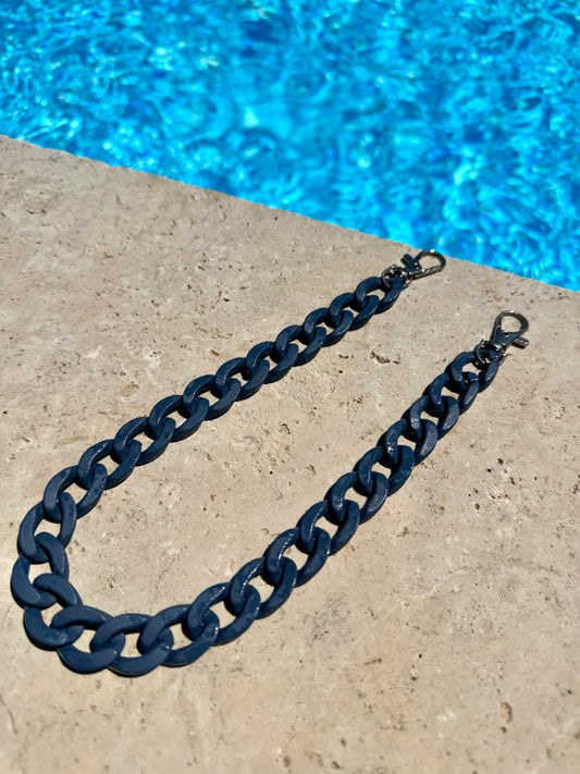 Chaîne bleu marine